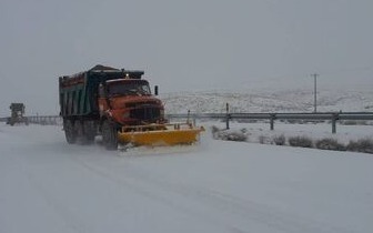 انجام ۱۳۱۲۰ کیلومتر برف‌روبی در سطح جاده های خراسان جنوبی