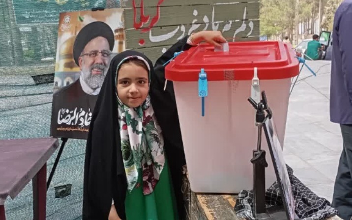 فیلم/ شعر خوانی دختر بیرجندی درباره انتخابات