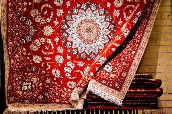 ۸ درصد بافندگان خراسان جنوبی زیرچتر بیمه/ قالیبافان در انتظار واریز حق دولت
