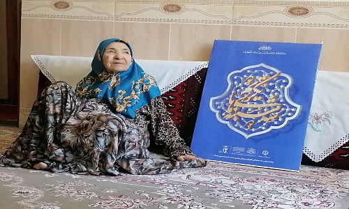 در طرح ملی سه شنبه های تکریم خانواده های شهدای سادات سیوجان تجلیل شدند